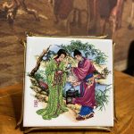 İtalyan Üretim Uzak Doğu Desenli Porselen Fincan Altlığı – 12x12 cm Dekoratif Tabak