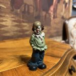 Vintage Gilde Clowns Palyaço Biblo – Elinde Çiçek Tutan Dekoratif Mini Figür – 8x3 cm
