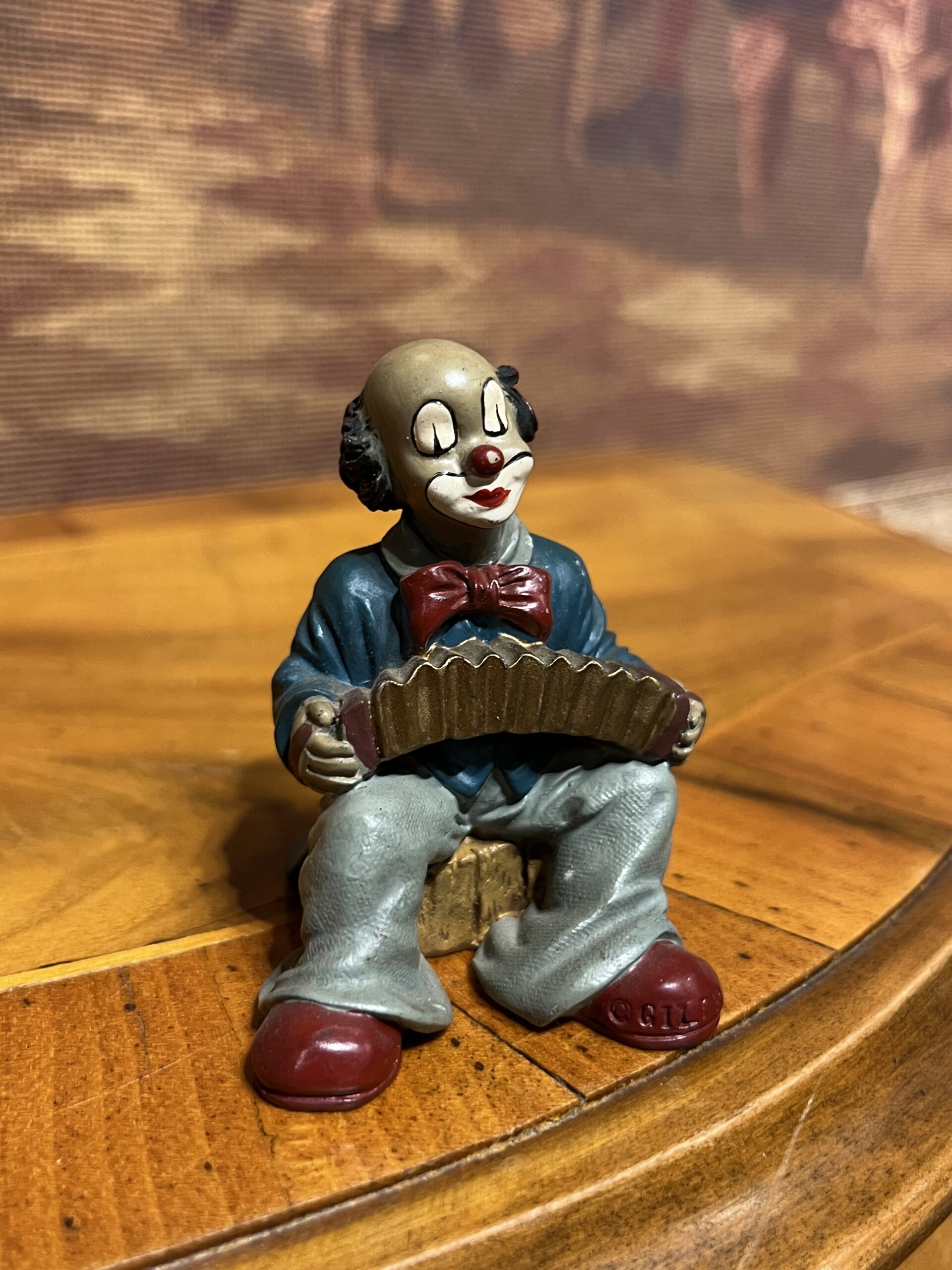 IMG_3608-scaled-1.jpg Vintage Gilde Clowns Bodewig Palyaço Biblo – Müzisyen Figür – Koleksiyonluk Dekoratif Obje (6x5 cm) - Görsel 1