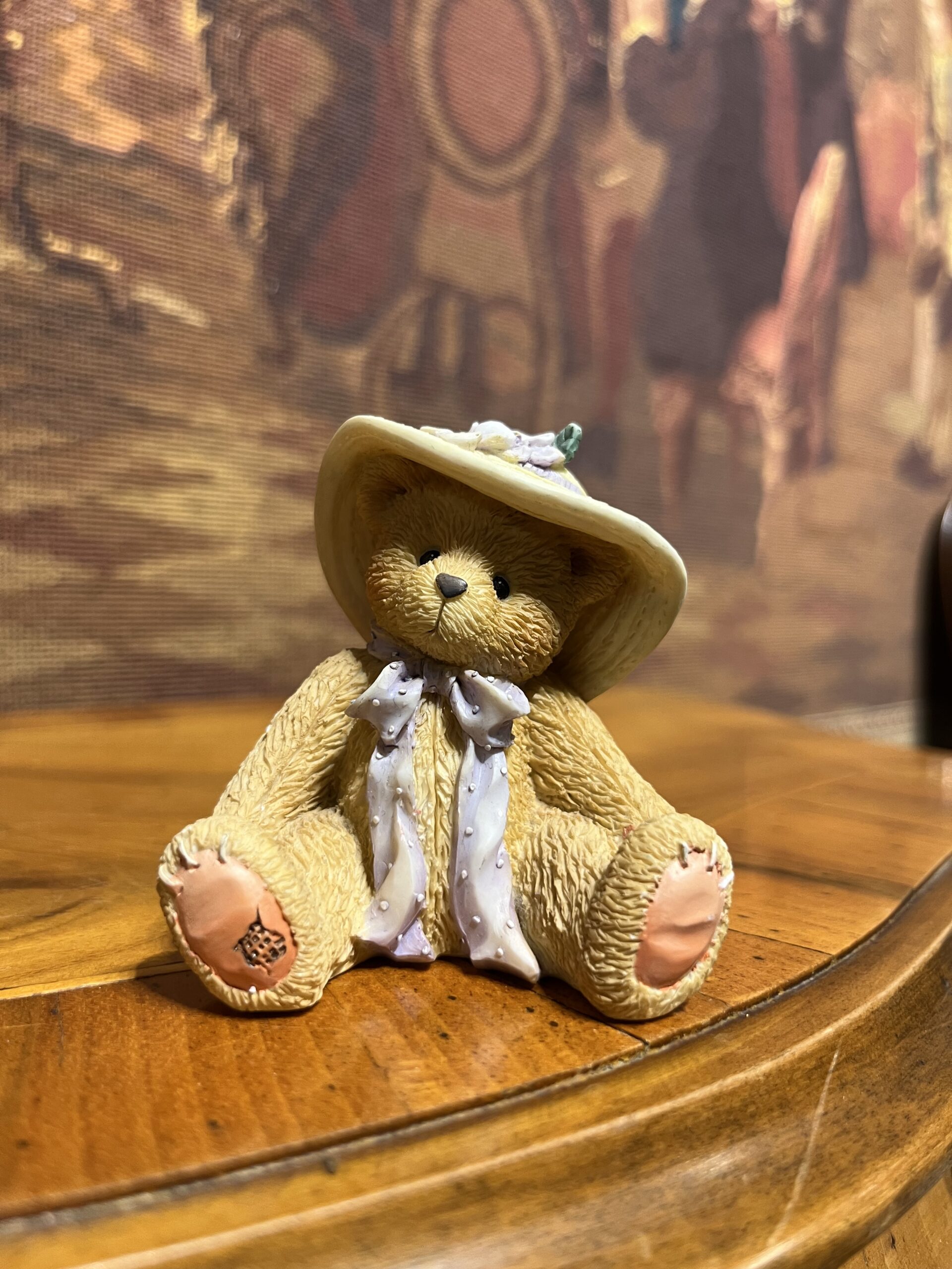 IMG_3721-scaled-1.jpg Cherished Teddies Millie Ayıcık Biblo – Love Me Tender – Koleksiyonluk Figür (8x6 cm) - Görsel 1