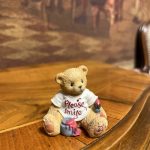 Cherished Teddies 1997 “Please Smile” Ayıcık Biblo – Enesco Koleksiyon Figürü 4x4 cm