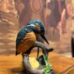 Renkli Yalıçapkını Kuş Figürlü Dekoratif Biblo – El Boyaması Vintage (10x8 cm)