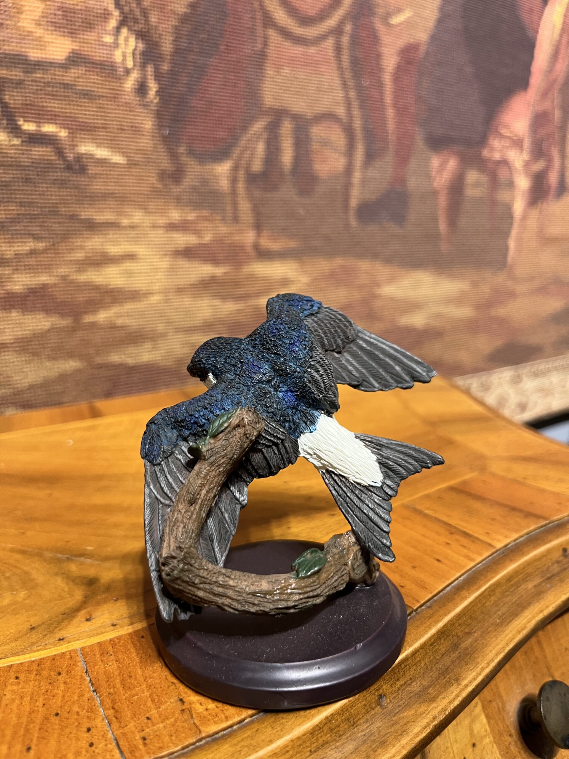 IMG_4173-scaled-1.jpg El Boyaması Kuş Figürlü Dekoratif Biblo – Vogelwelt Collection Mehlschwalbe (10x8 cm) - Görsel 1