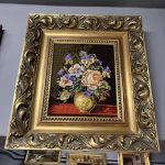El İşçiliği Goblen İşlemeli Çiçek Temalı Tablo – Altın Varak Çerçeveli (40x36 cm)