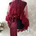 Boncuklu duvak ve kuşak. Bordo